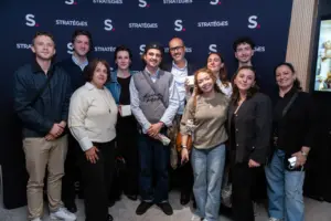 PHOTO DE GROUPE LORS DE LA CEREMONIE GRAND PRIX IA DE STRATEGIES